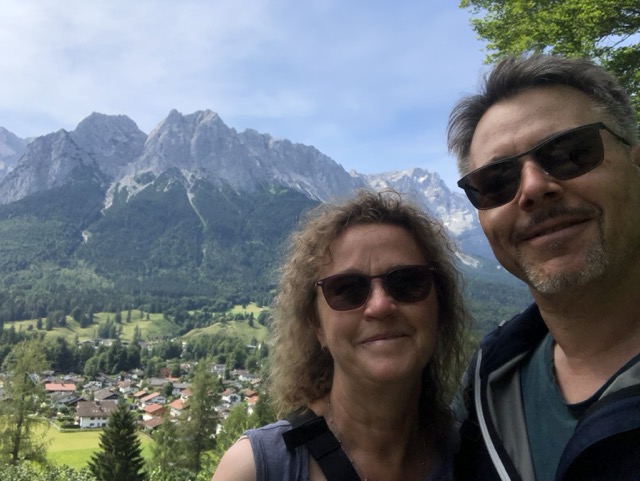 Wandertour mit Ausblick auf Grainau und die Zugspitze